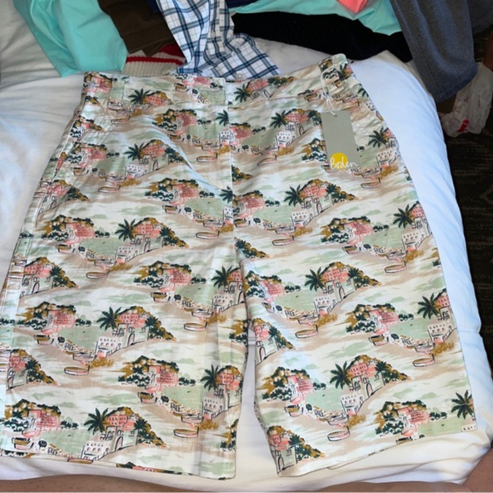 Boden Women's Classic Chino Shorts Ivory/Green Paradise Bay 9" Leg Size 12